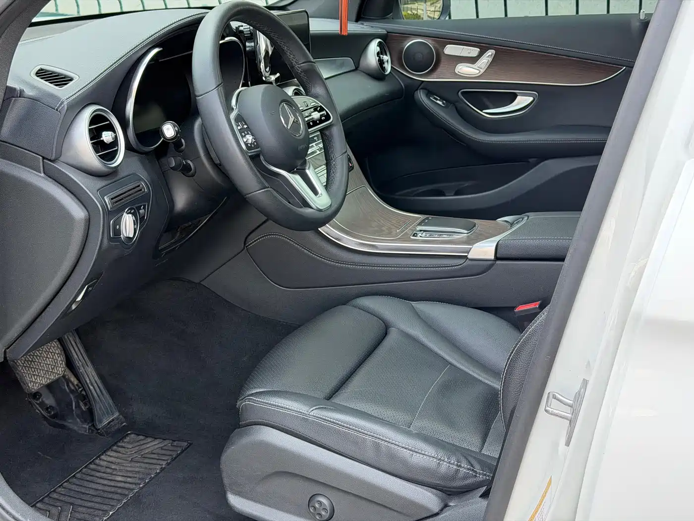 Mercedes-Benz GLC 2021 GLC 260 L 4MATIC Luxury фото 8