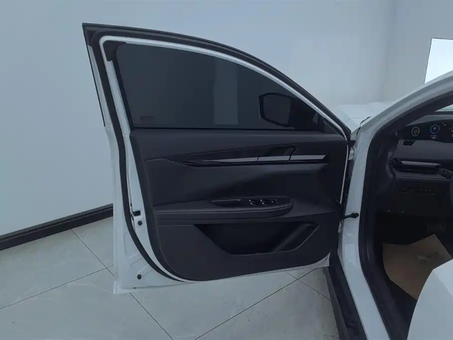 Changan UNI-V 2025 2024 1.5T Deluxe