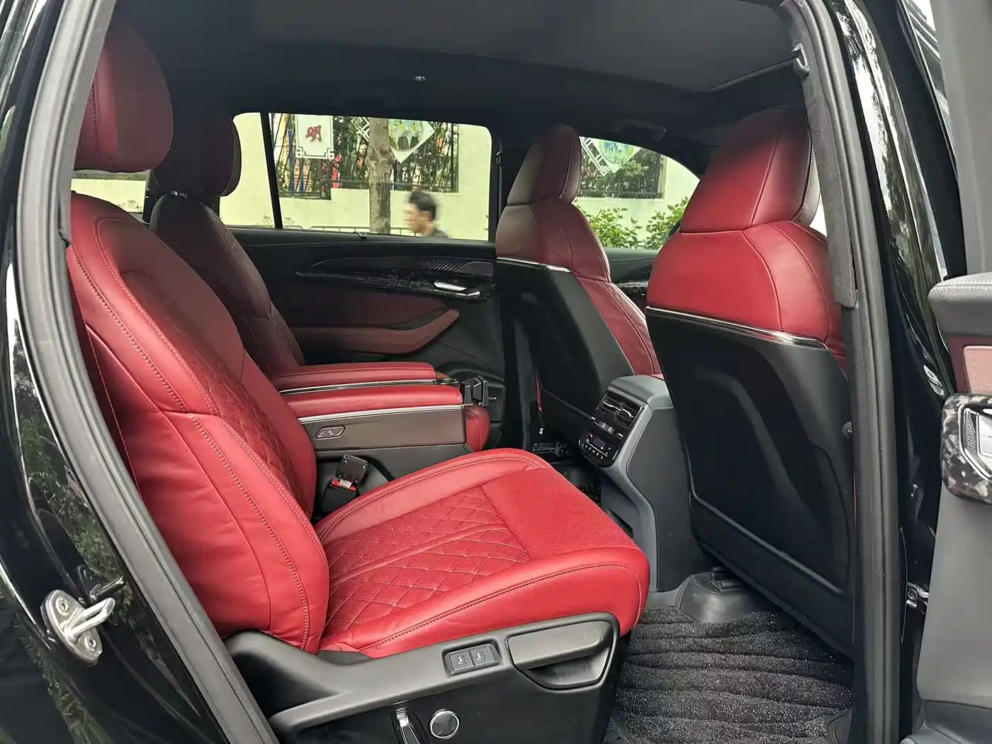 Audi Q6 2024 45 TFSI quattro Black Warrior Edition 6-seater фото 14