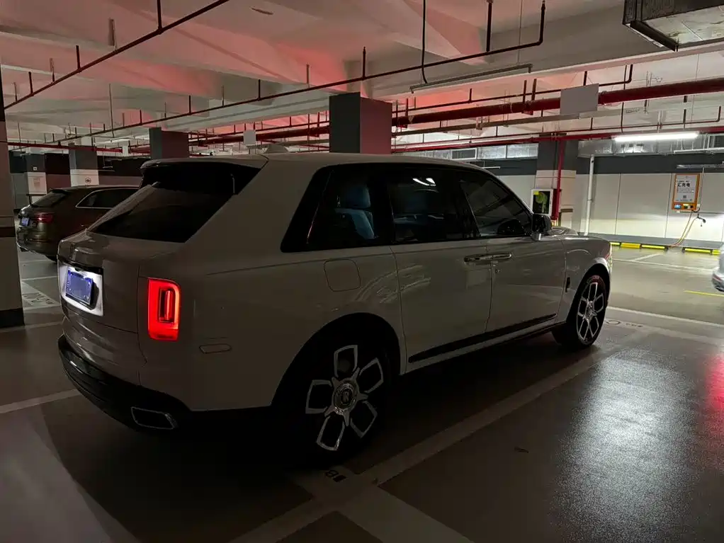 Rolls-Royce Cullinan 2018 4-Seater Version фото 4