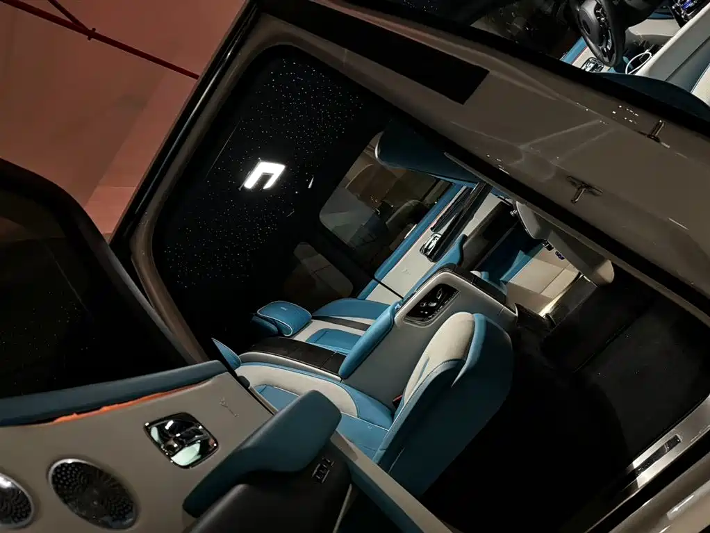 Rolls-Royce Cullinan 2018 4-Seater Version фото 7