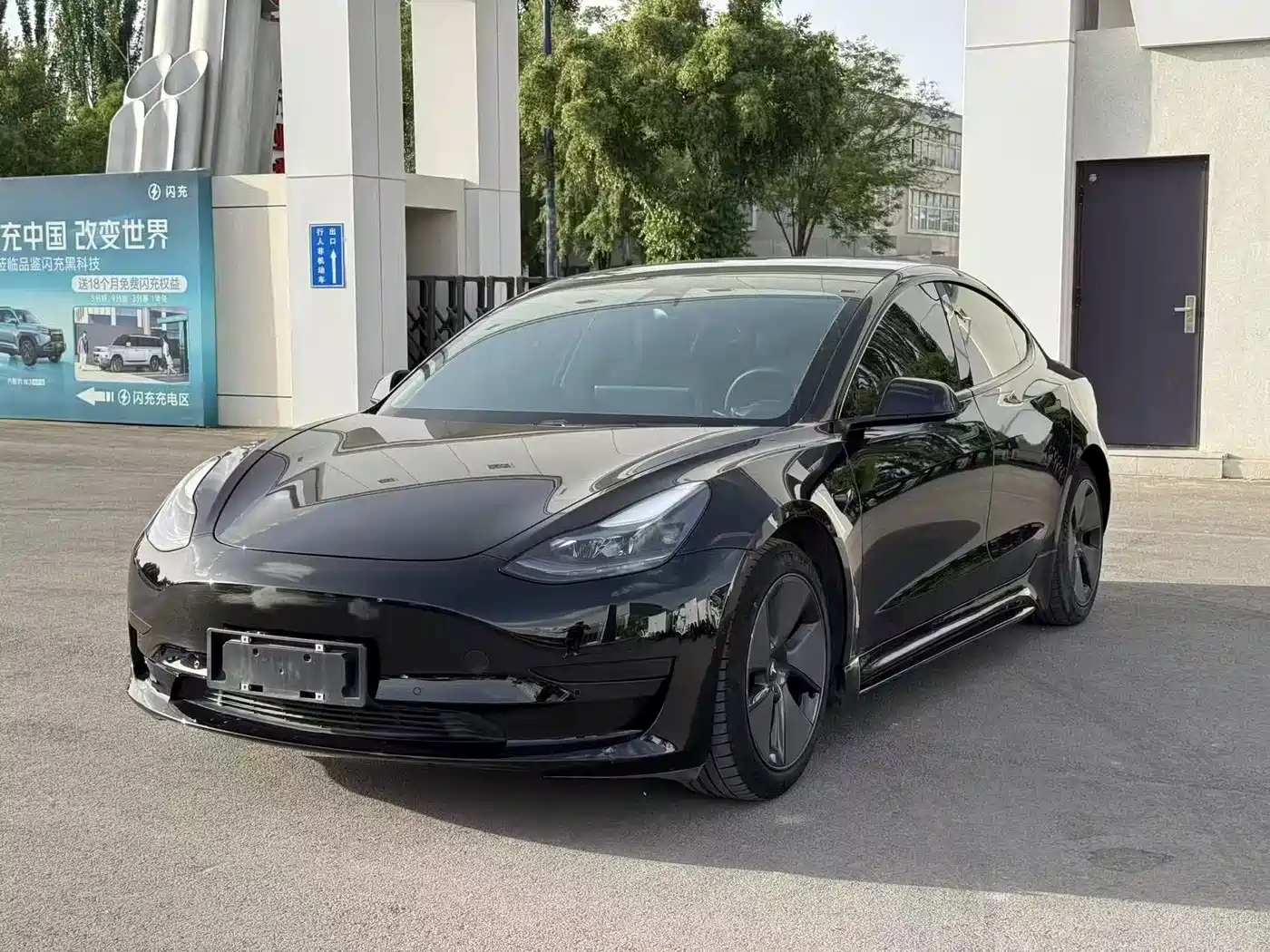 Tesla Model 3 2021 Standard Range Rear-Wheel Drive Upgrade
