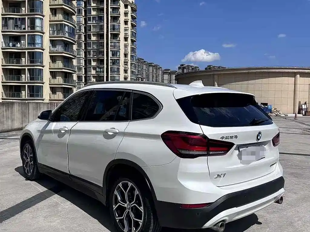 BMW X1 2021 sDrive25Li Leading фото 3
