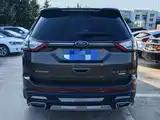 Фото 14 - Ford Edge