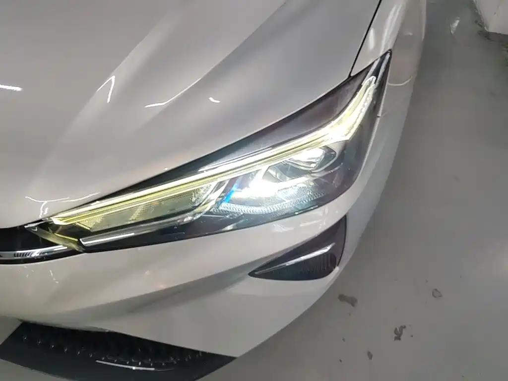 Фото 24 - Roewe Ei5