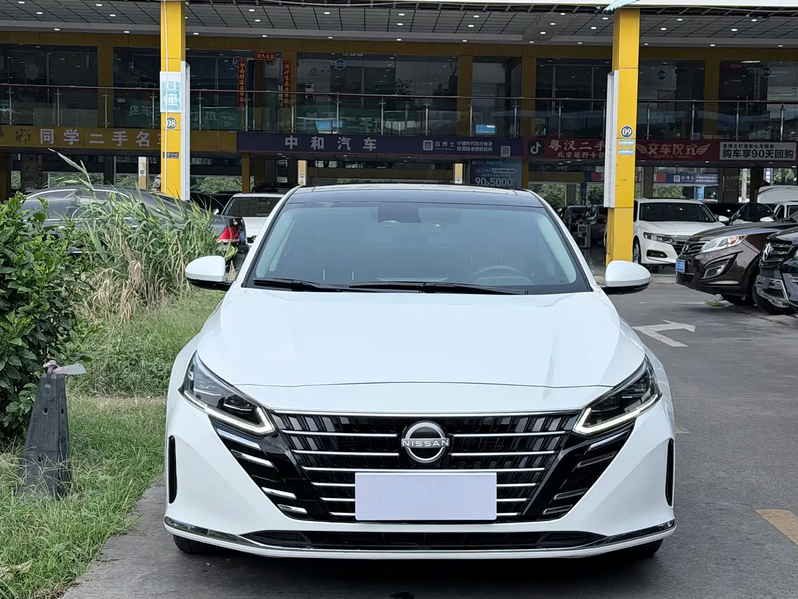 Photo 2 - Nissan Teana