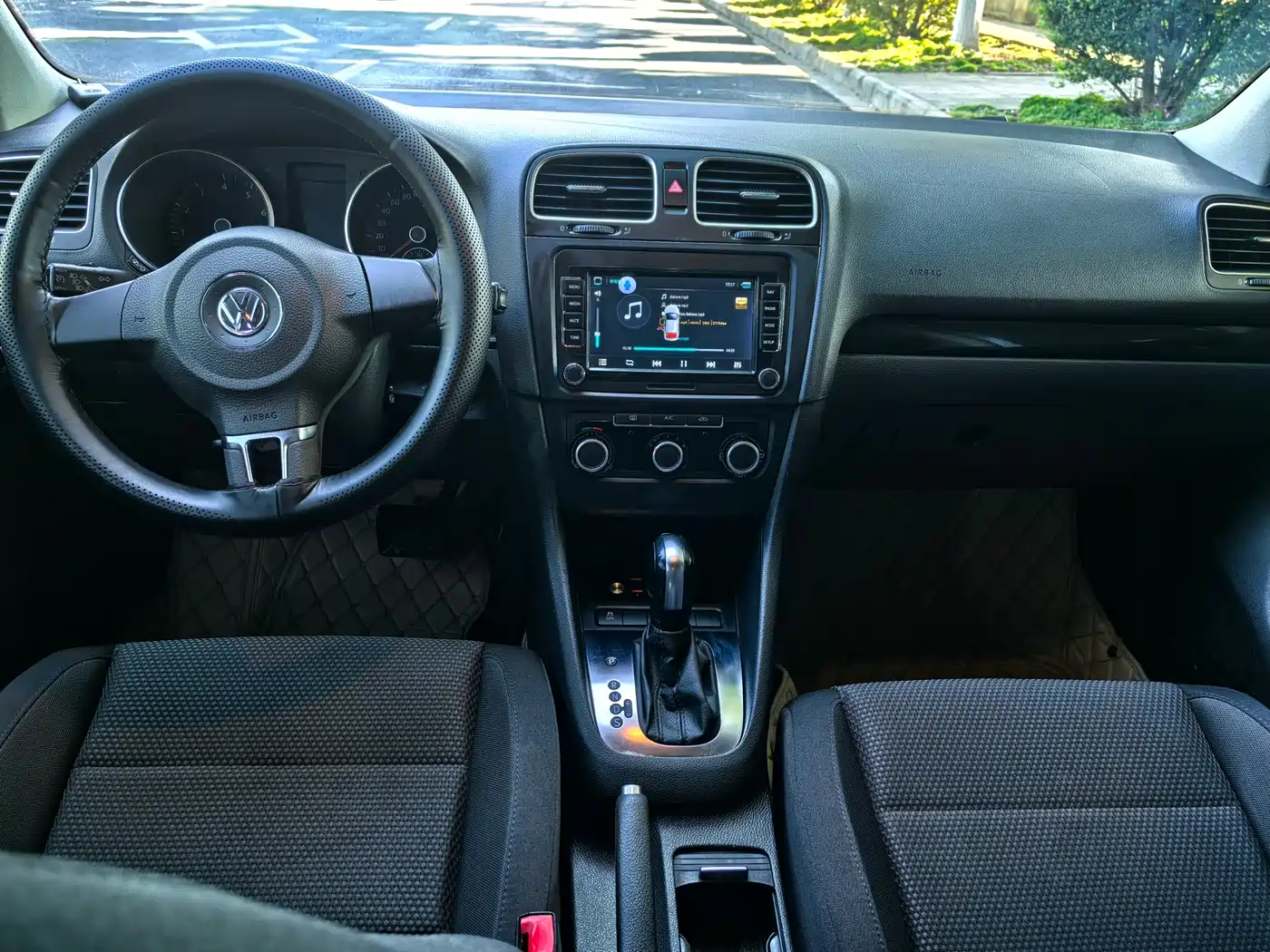 Volkswagen Golf 2012 1.6 Automatic Comfort Type фото 7