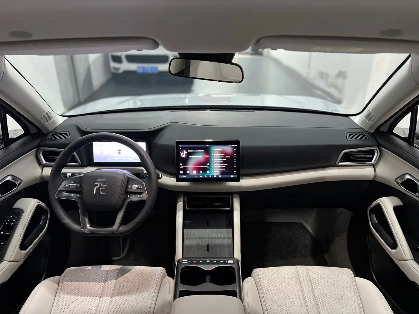 BYD Yuan UP 2026 2025 Model 301KM Navigator