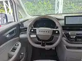 Фото 11 - Roewe iMAX8 EV