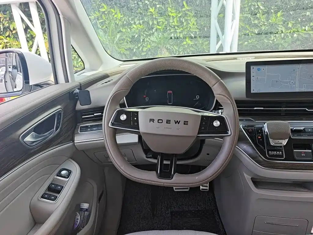 Фото 11 - Roewe iMAX8 EV