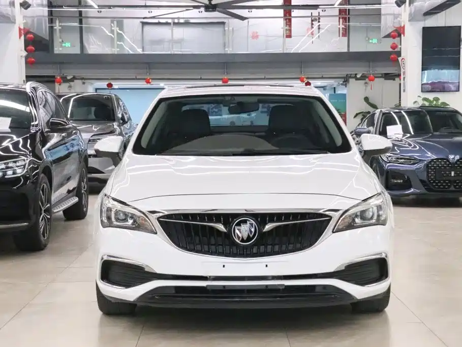 Photo 2 - Buick Verano
