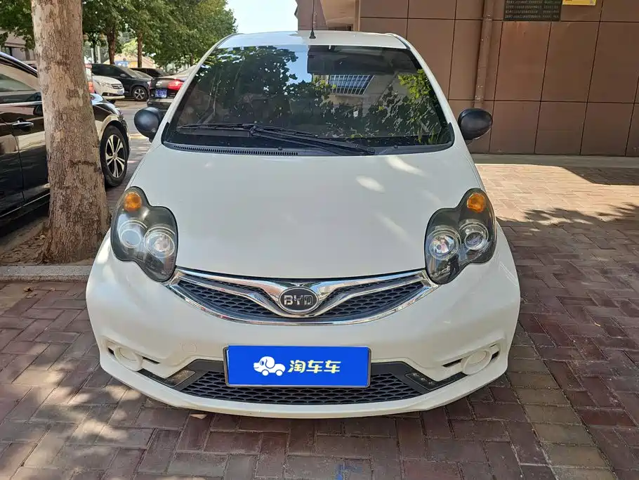 Фото 2 - BYD F0
