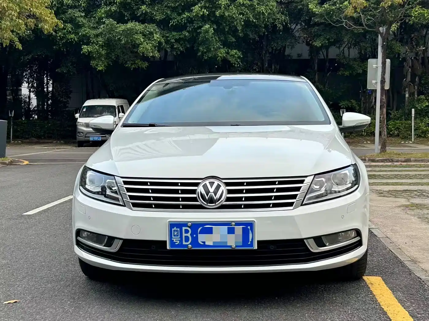 Volkswagen FAW-Volkswagen CC 2018 1.8TSI Luxury фото 2
