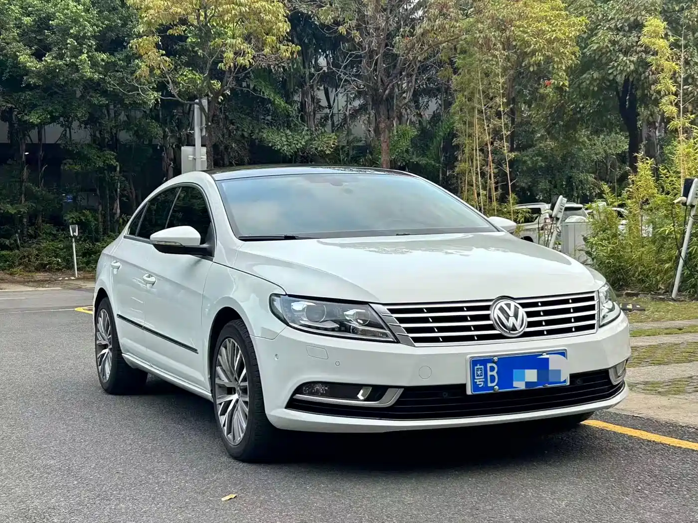 Volkswagen FAW-Volkswagen CC 2018 1.8TSI Luxury фото 3