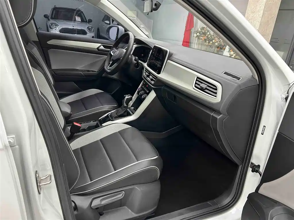 Volkswagen T-ROC 2023 280TSI DSG 2WD Time Edition фото 13