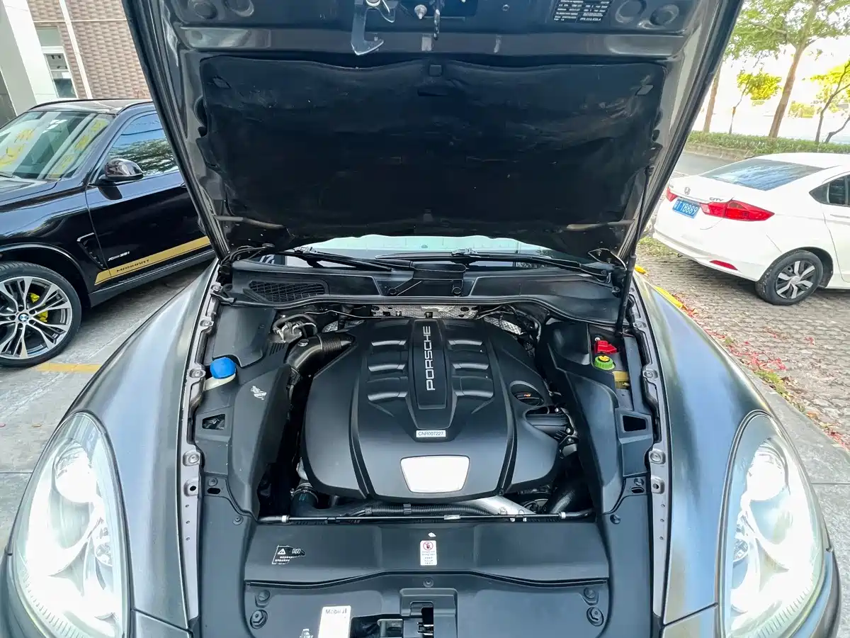 Фото 8 - Porsche Cayenne
