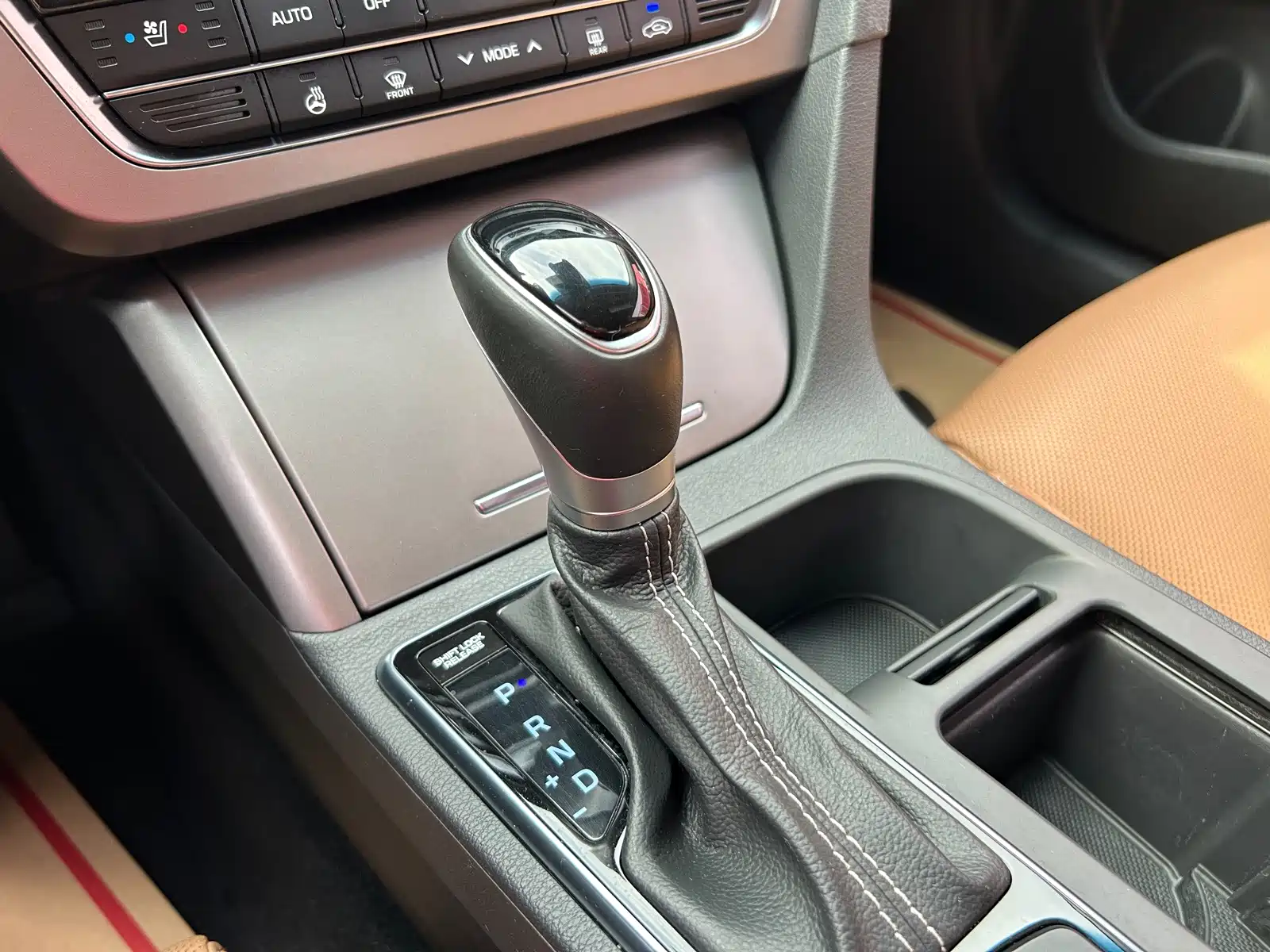 Photo 13 - Hyundai Sonata