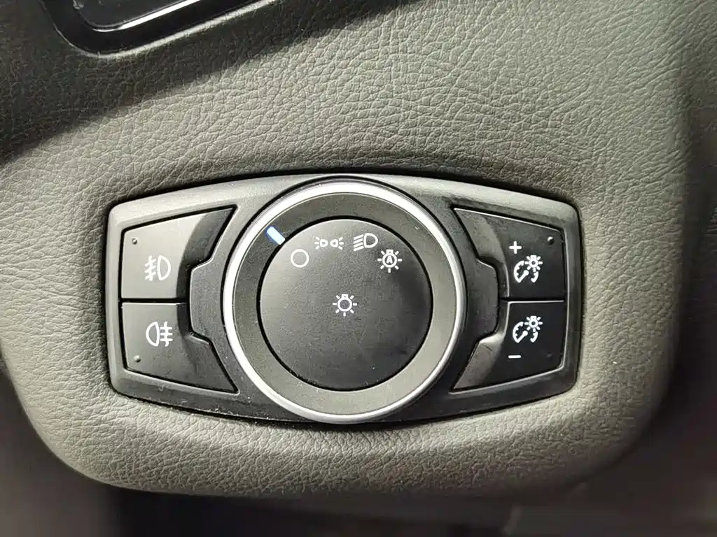 Фото 21 - Ford Kuga