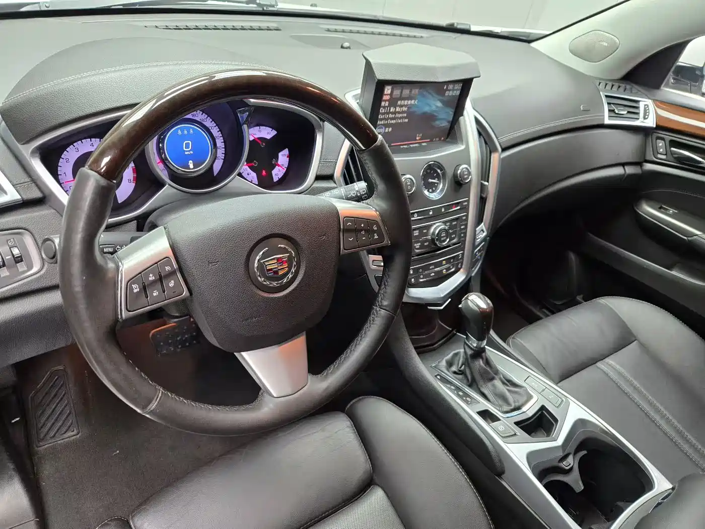 Cadillac SRX 2012 3.0L Luxury Model фото 6