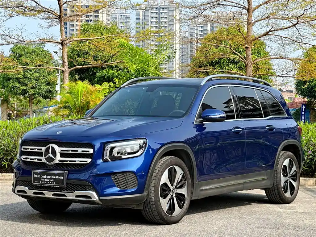MERCEDES-BENZ GLB