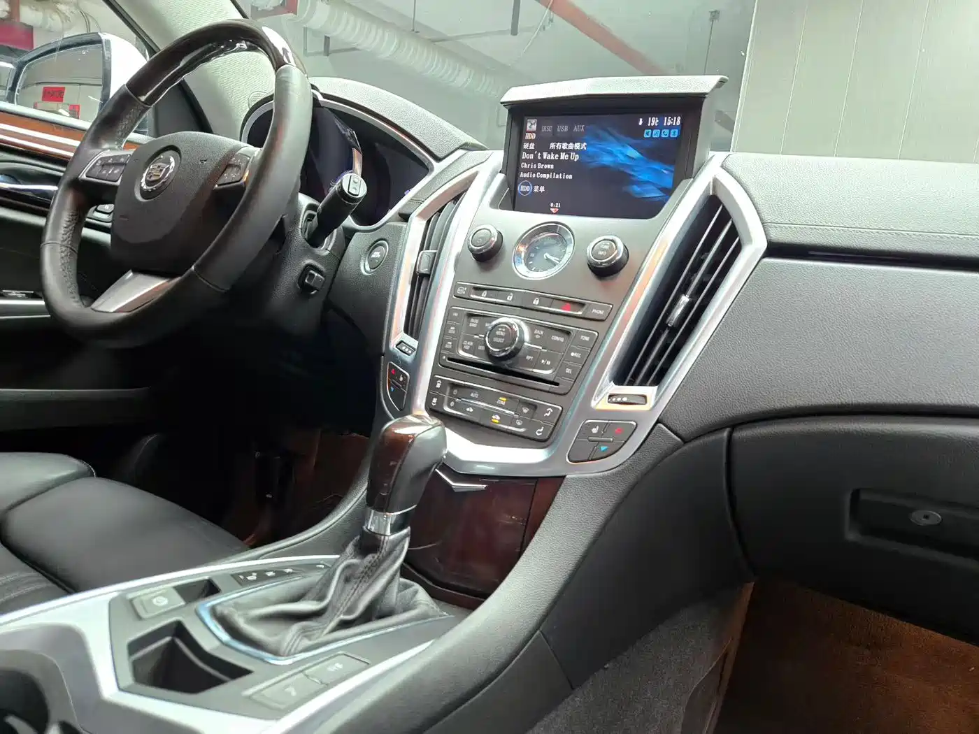 Cadillac SRX 2012 3.0L Luxury Model фото 8