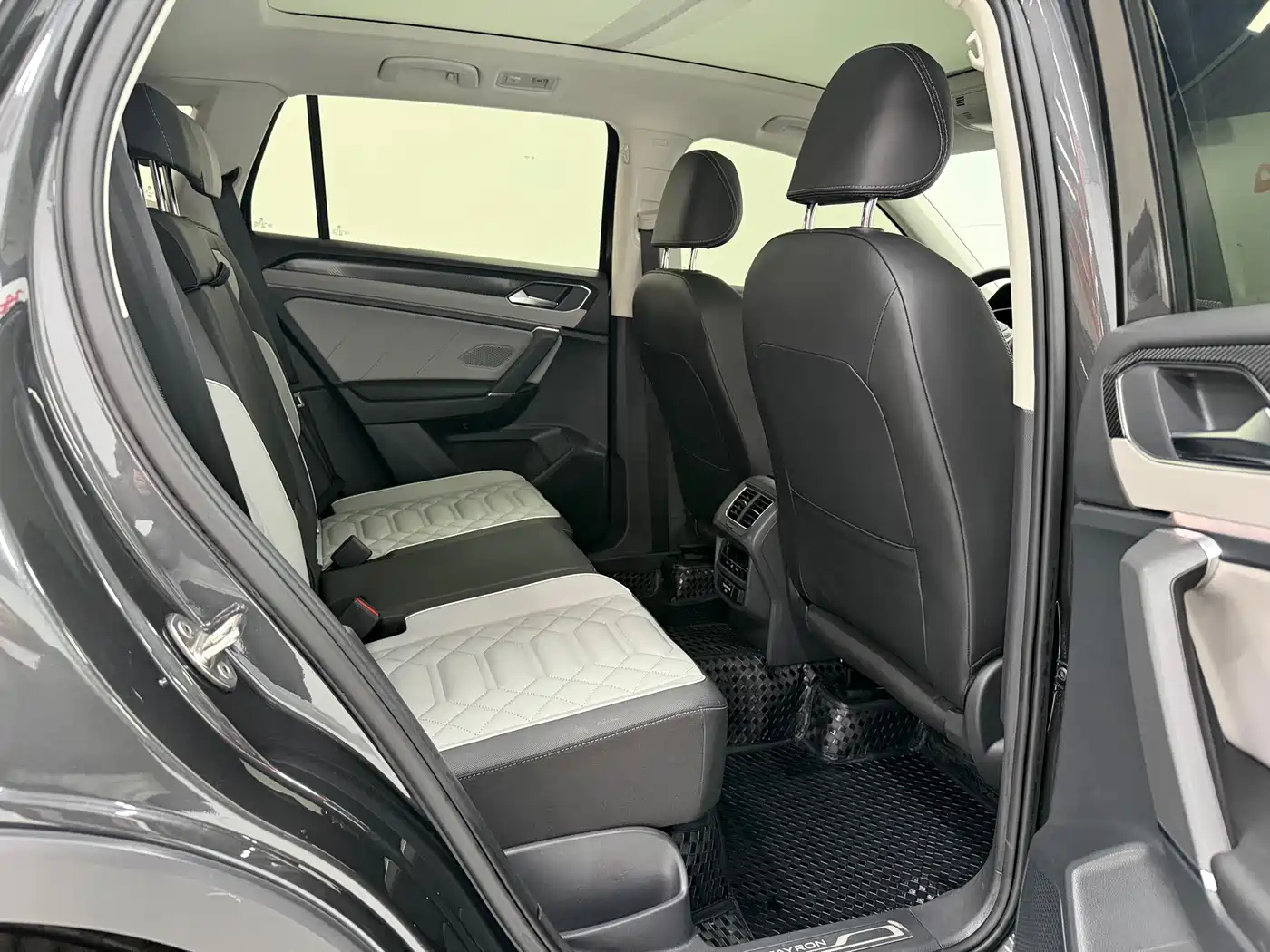 Volkswagen Tayron 2023 280TSI 2WD Luxury Plus Advanced Edition фото 14