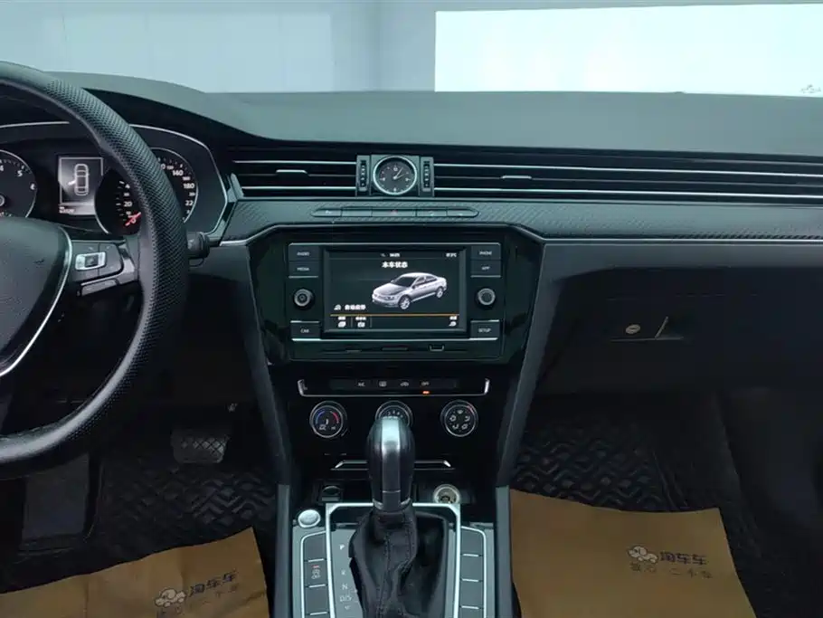Volkswagen Magotan 2018 330TSI DSG Leading фото 13