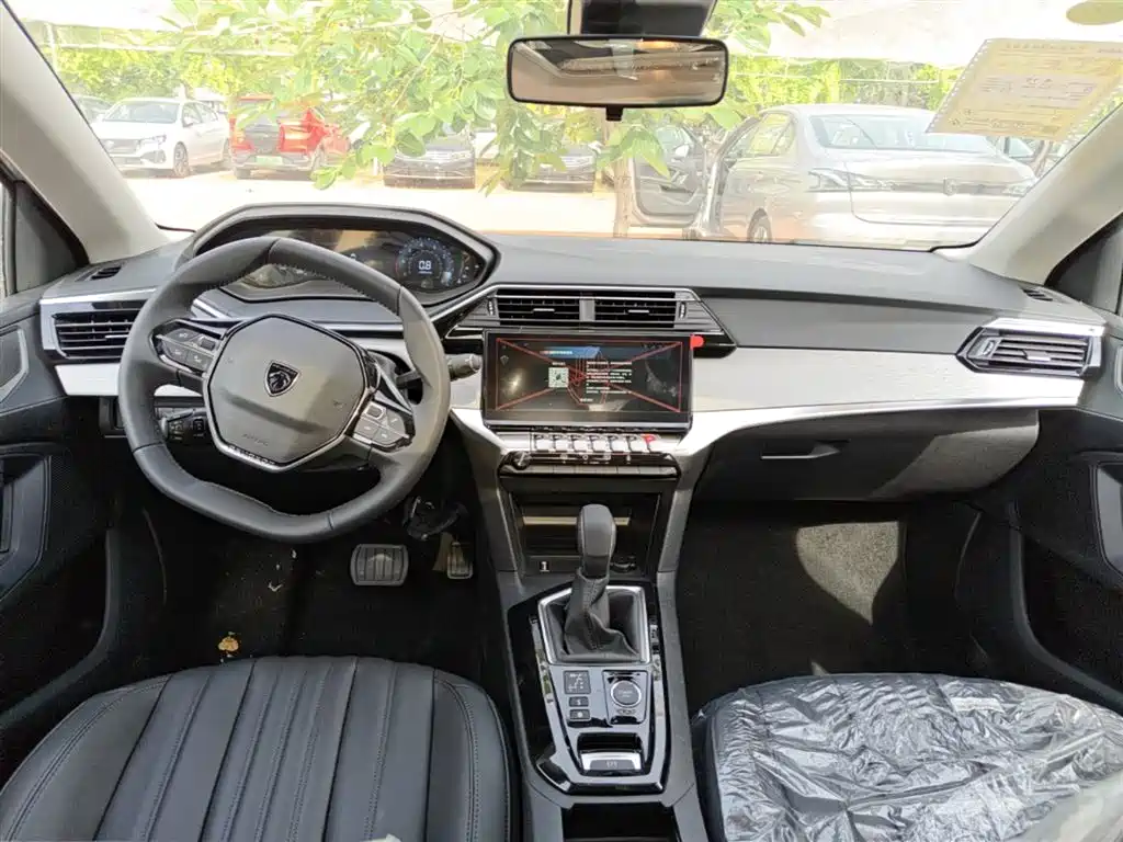 Peugeot 408 2024 360THP Dá Dá Edition Latour фото 10