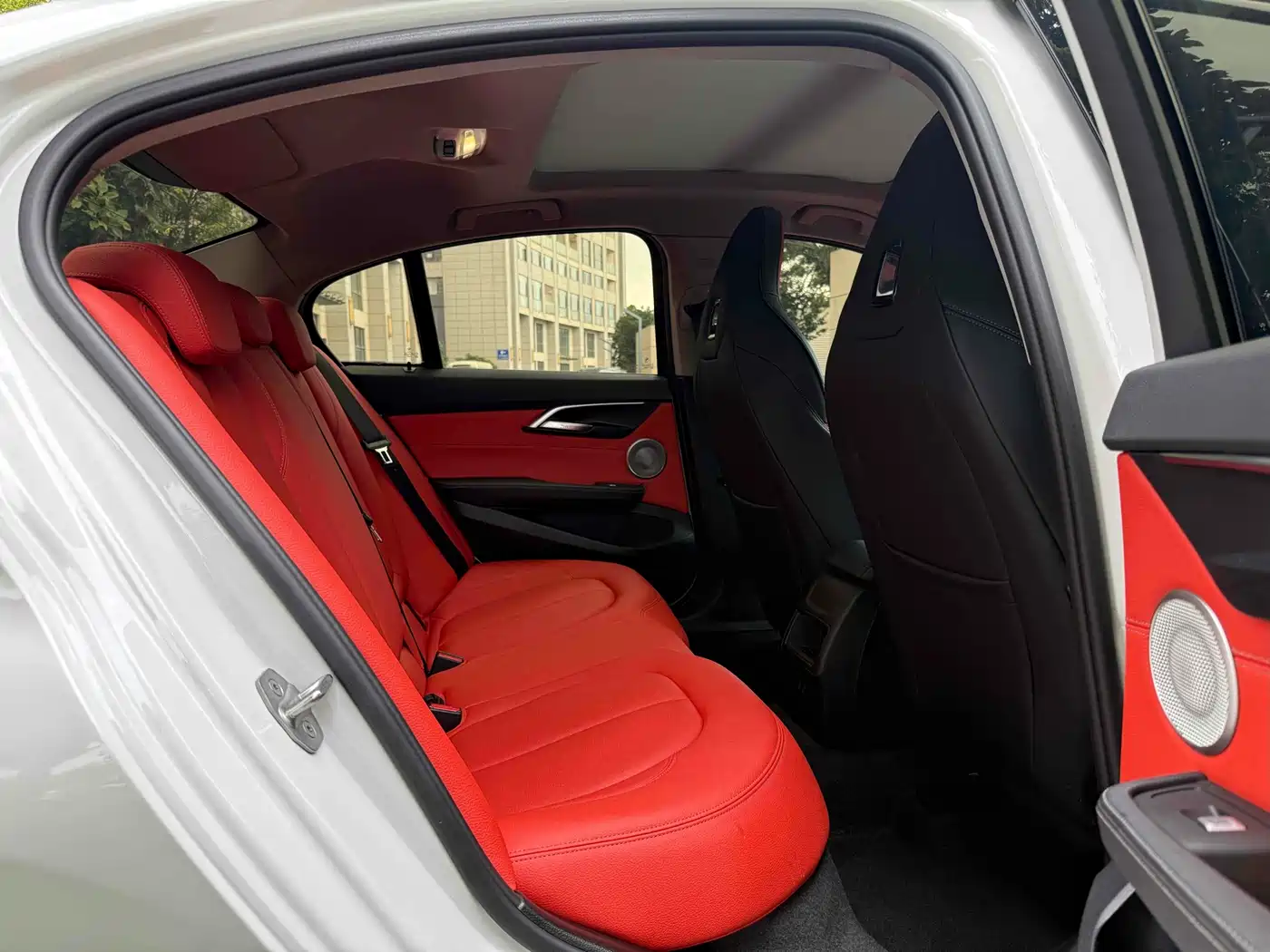 BMW 1 Series 2021 125i M Sport Black Night Edition фото 21