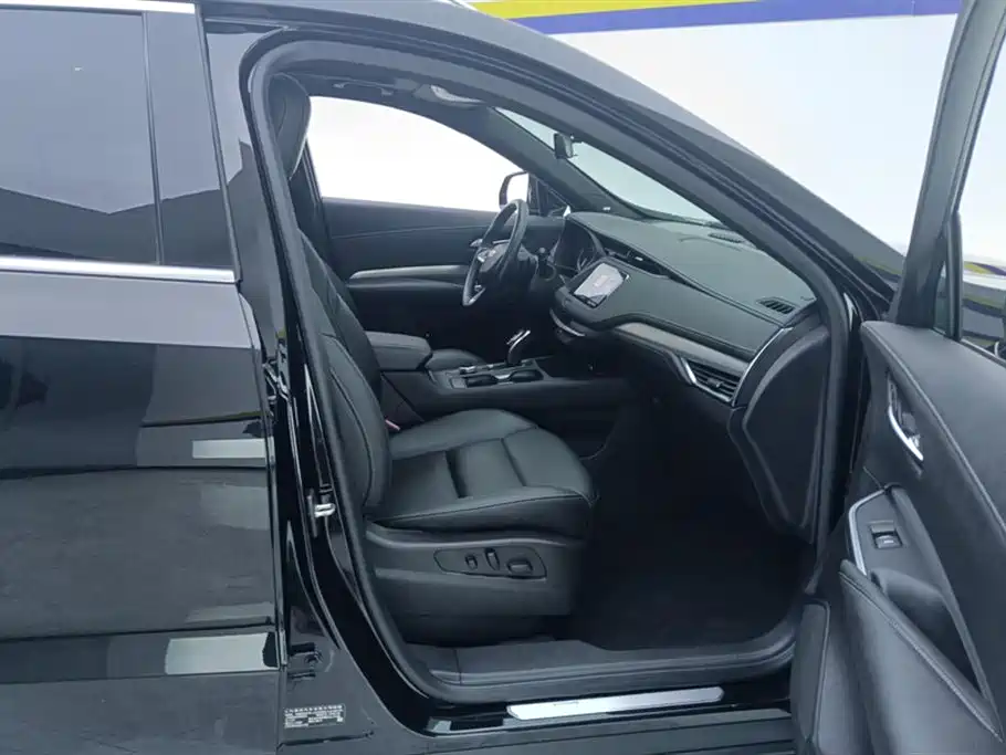 Cadillac XT4 2020 Facelift 28T 2WD Leading фото 8