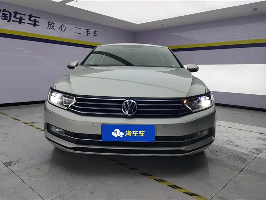 Volkswagen Magotan 2018 330TSI DSG Leading фото 2