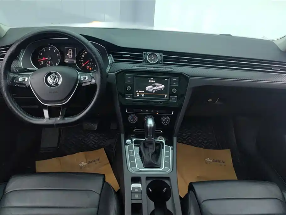 Volkswagen Magotan 2018 330TSI DSG Leading фото 12