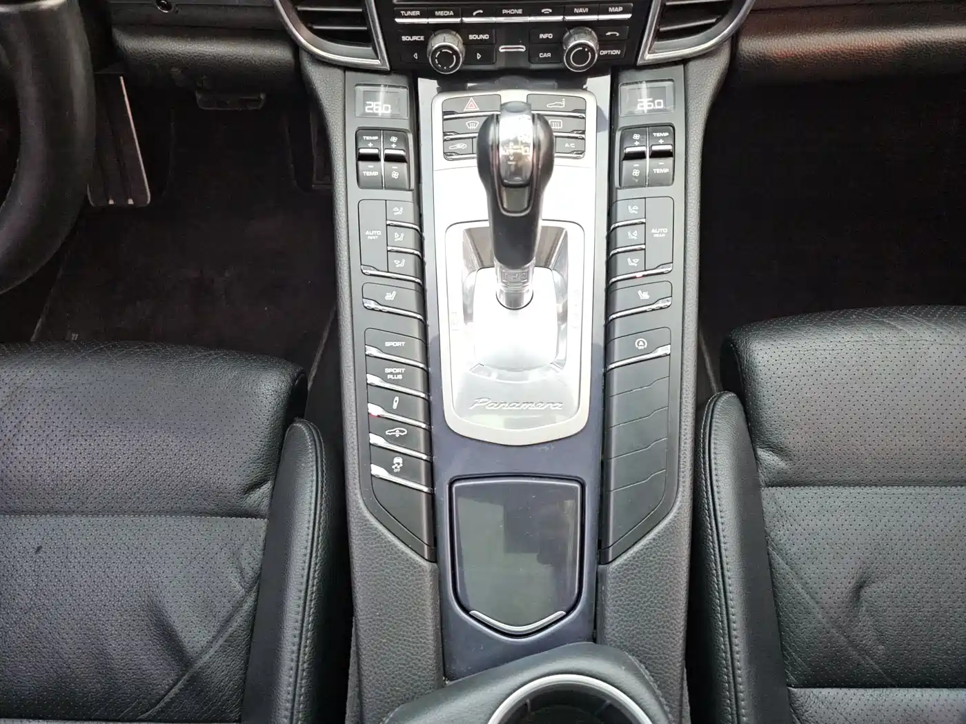 Porsche Panamera 2014 Panamera 3.0T фото 16