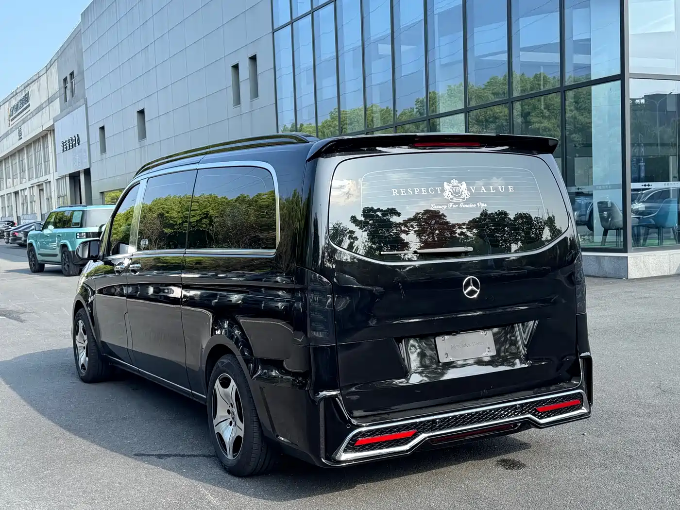 Mercedes-Benz Vito 2023 2.0T Business 7-Seater фото 25