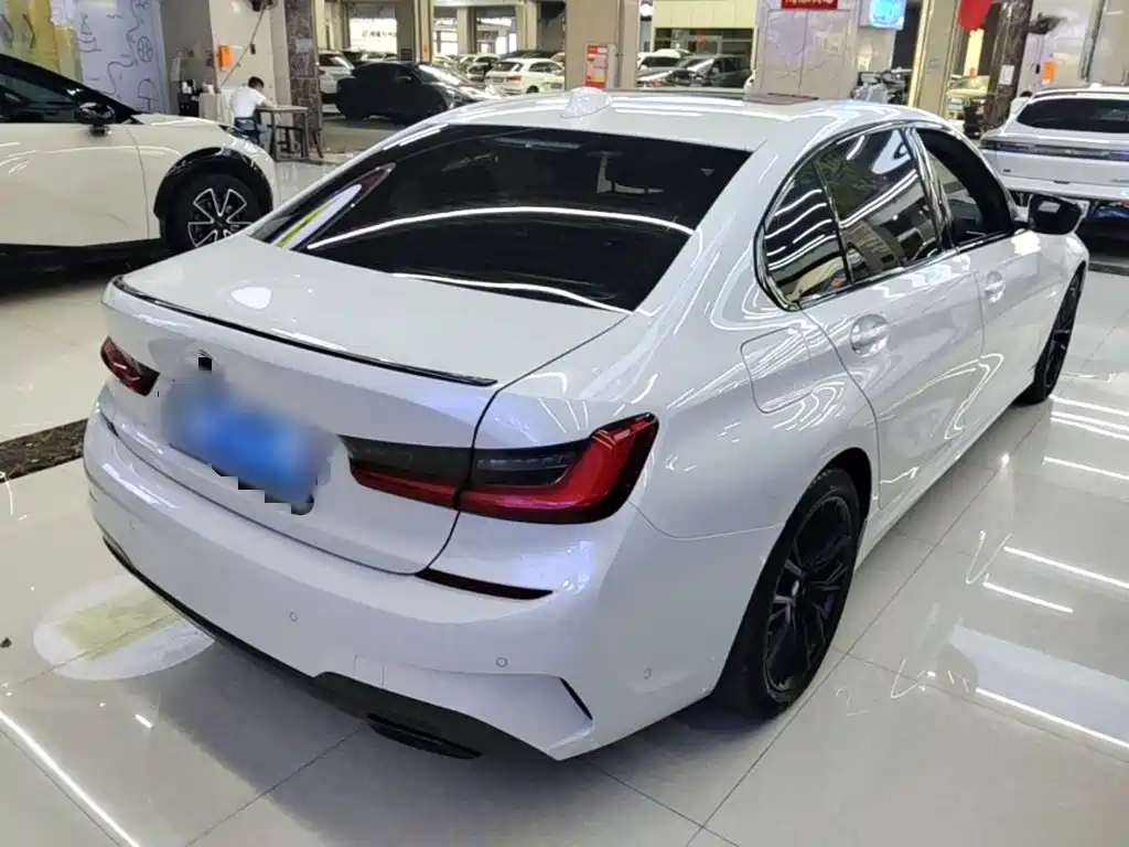 صورة 7 - BMW 3 Series