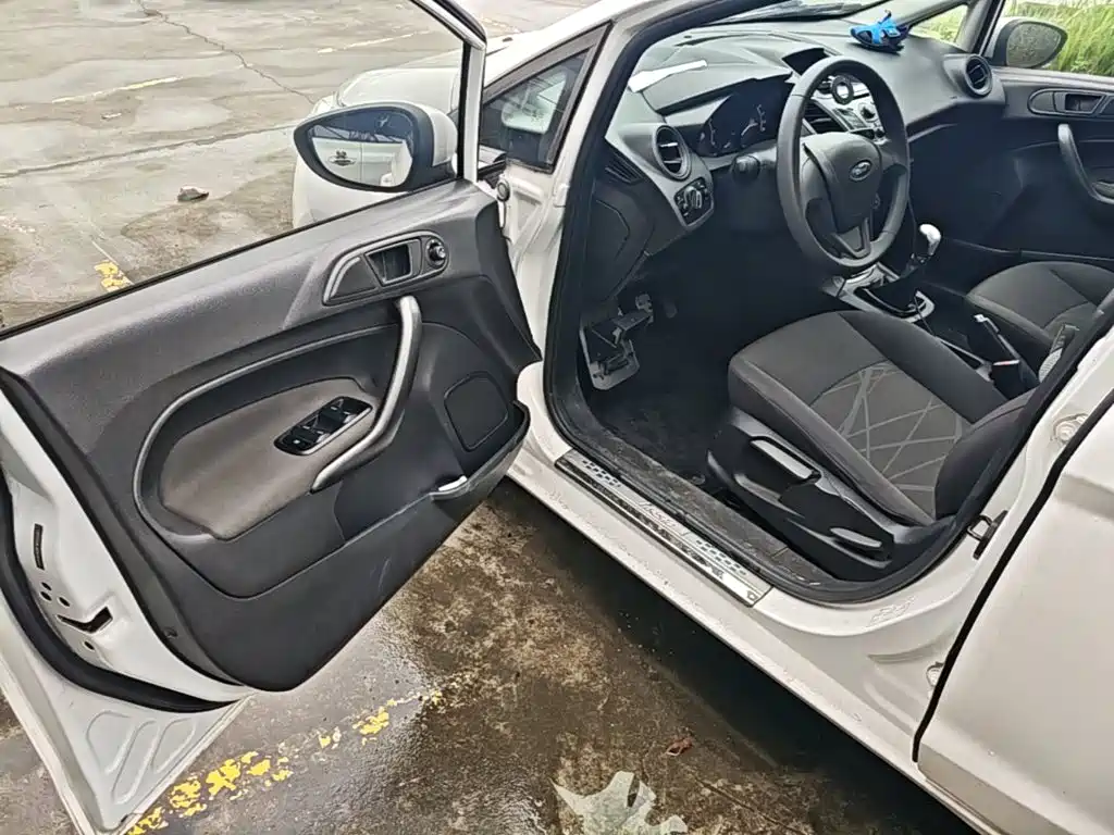 Photo 12 - Ford Fiesta