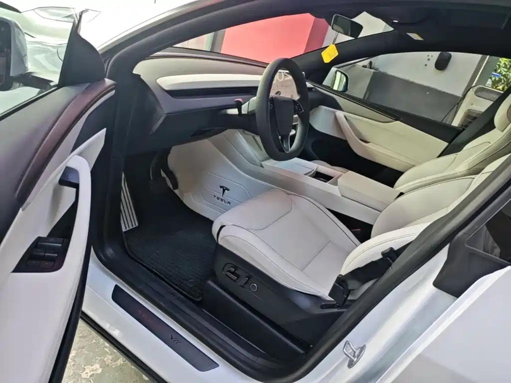 Tesla Model Y L 2026 2025 Facelift Long Range AWD