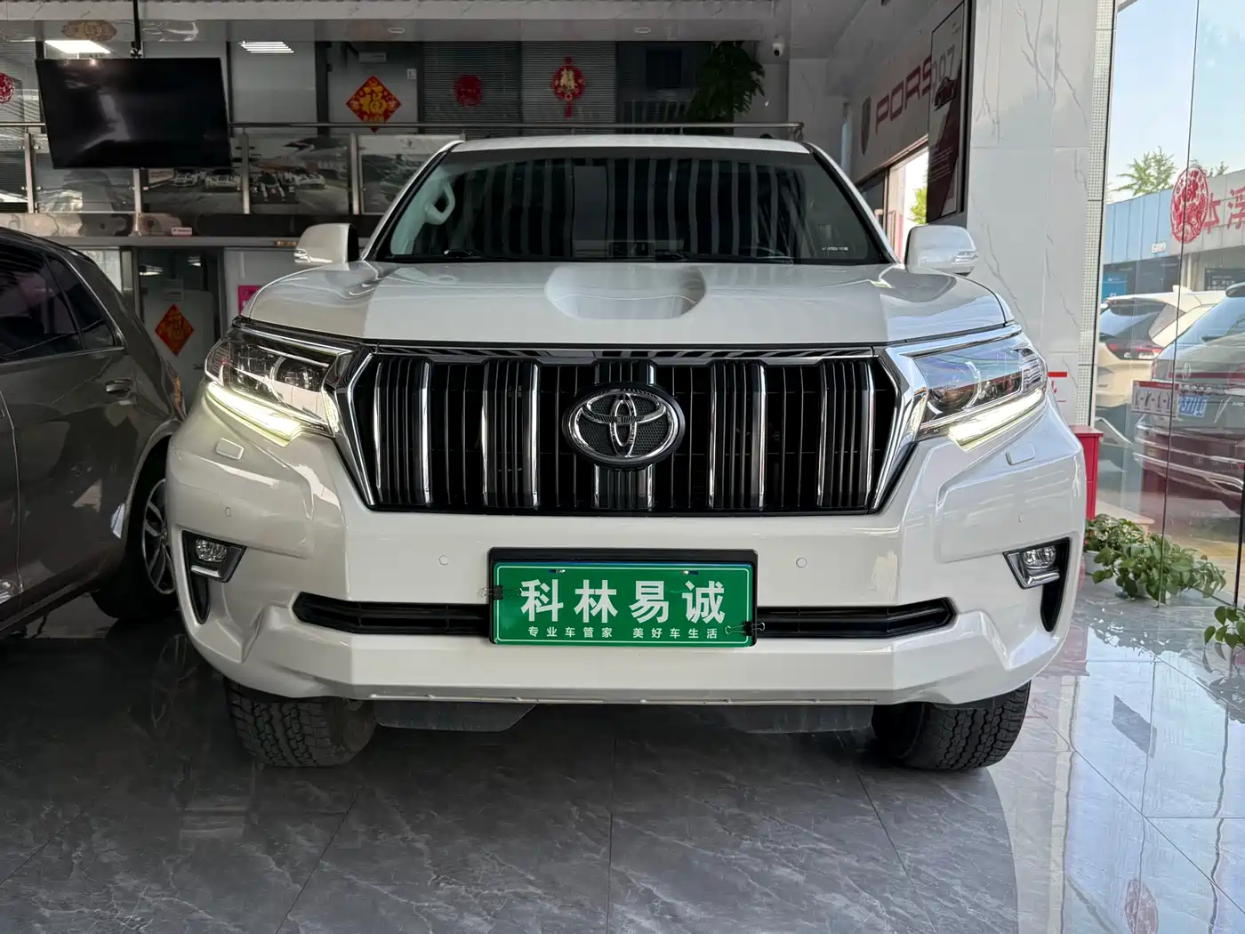 Toyota Prado 2018 3.5L Auto TX-L фото 2