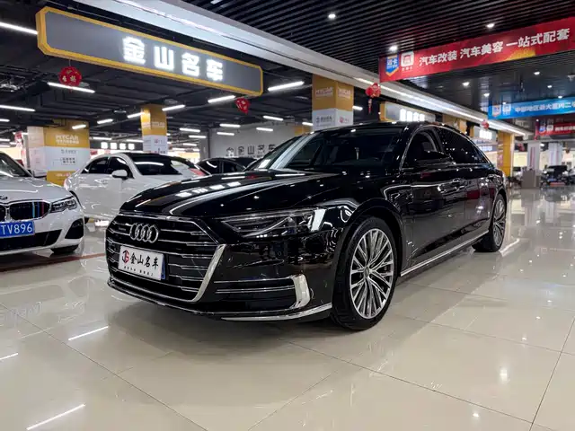 AUDI A8