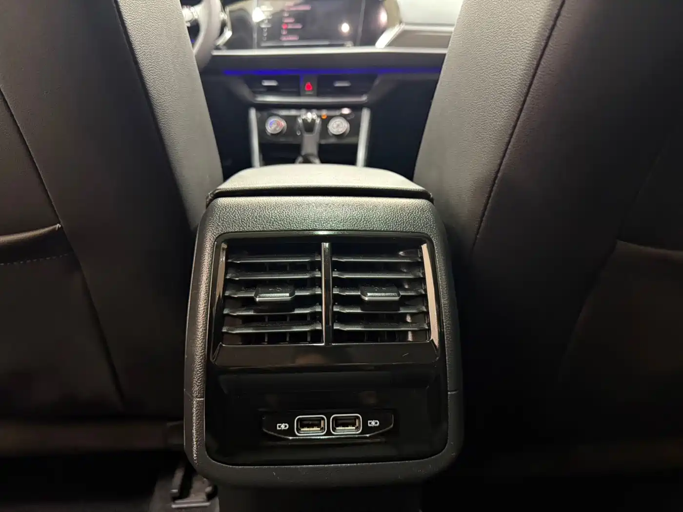 Volkswagen Sagitar 2022 280TSI DSG Surpassing Edition фото 19