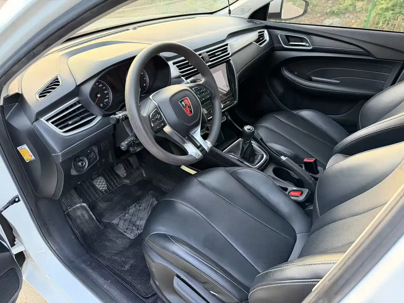 Фото 7 - Roewe i5