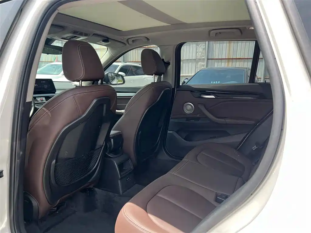 BMW X1 2022 sDrive20Li Fashion фото 13