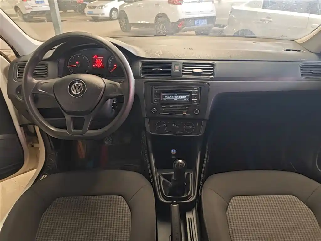 Volkswagen Santana 2016 1.6L Manual Trend Edition фото 10