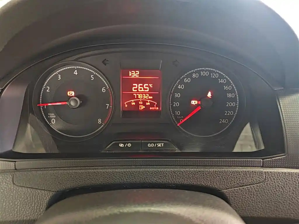 Volkswagen Santana 2016 1.6L Manual Trend Edition фото 12