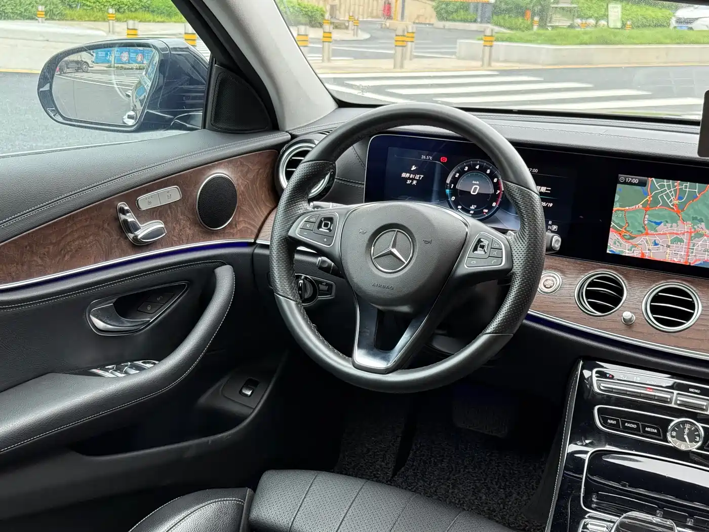 Mercedes-Benz E-Class 2017 E 200 L 4MATIC фото 11