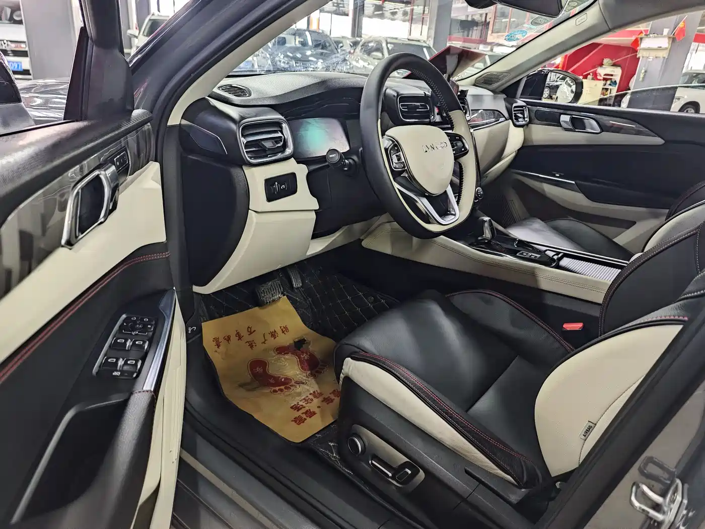 Lynk & Co 02 2018 Model 1.5T DCT 2WD Yao Pro Edition China V фото 8