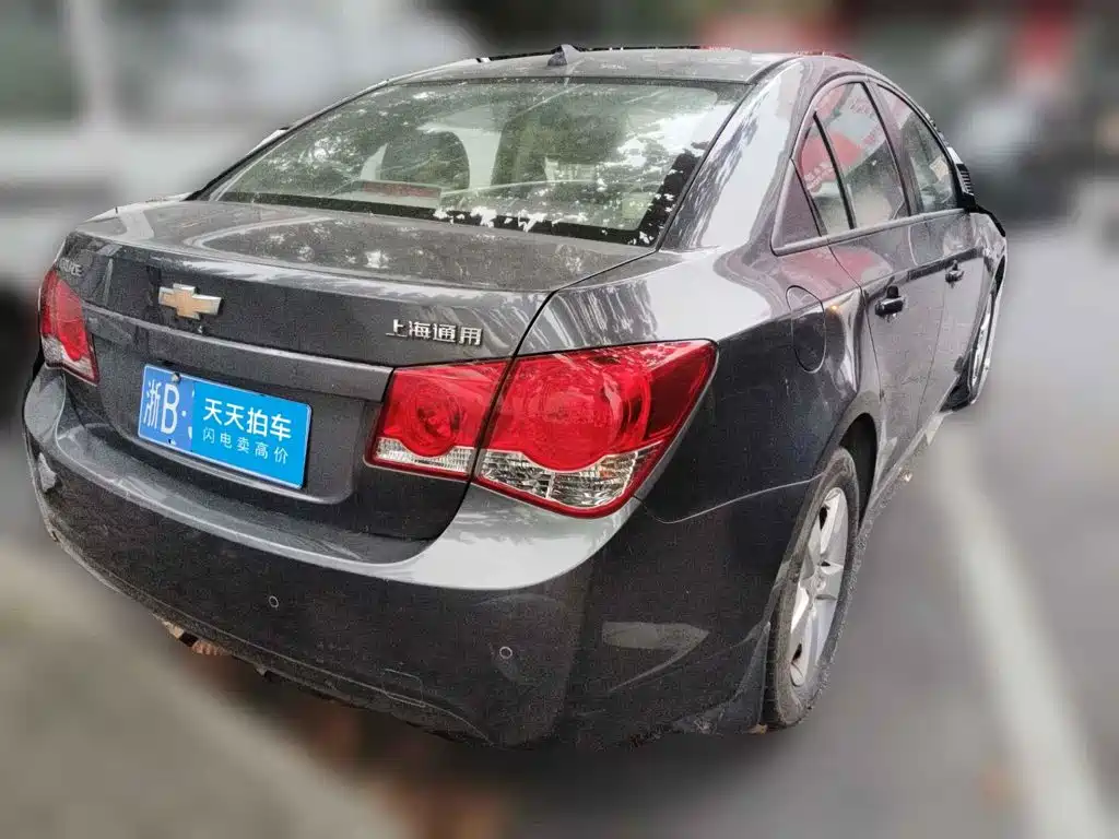 Фото 2 - Chevrolet Cruze