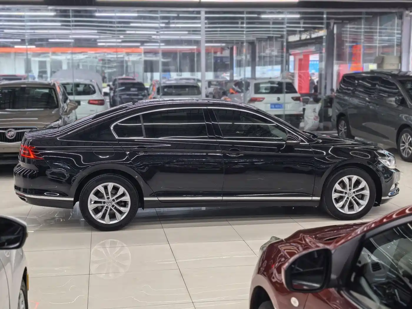 Volkswagen Magotan 2017 330TSI DSG Luxury фото 6