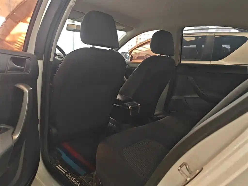 Volkswagen Santana 2016 1.6L Manual Trend Edition фото 17
