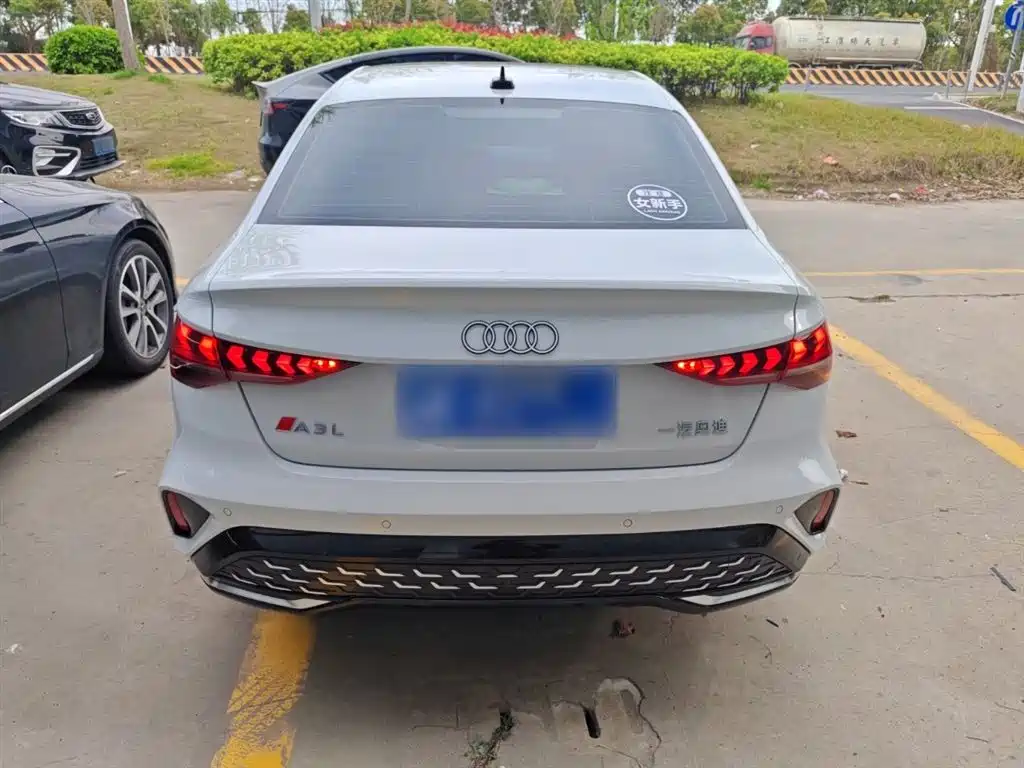 Audi A3 2025 A3L Limousine 35TFSI Flying Premium фото 4